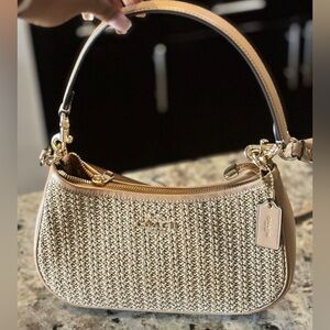 Tan,Coach shoulder/crossbody bag